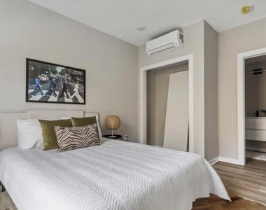 3515 Midvale Avenue - Photo Thumbnail 13