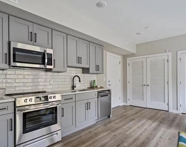 3515 Midvale Avenue - Photo Thumbnail 12
