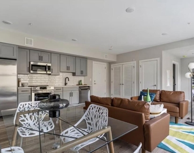 3515 Midvale Avenue - Photo Thumbnail 6
