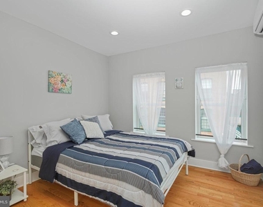 2049 E Hagert Street - Photo Thumbnail 21