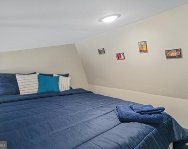 2049 E Hagert Street - Photo Thumbnail 26
