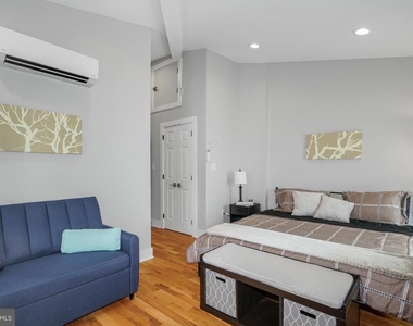 2049 E Hagert Street - Photo Thumbnail 14