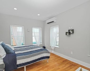 2049 E Hagert Street - Photo Thumbnail 20