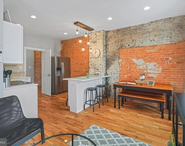2049 E Hagert Street - Photo Thumbnail 1