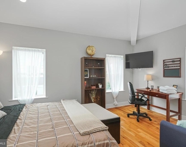 2049 E Hagert Street - Photo Thumbnail 25