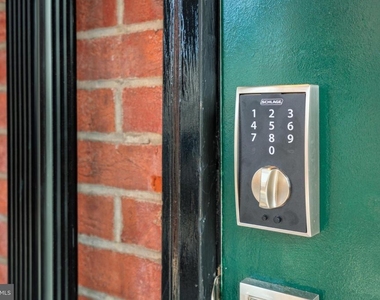 2049 E Hagert Street - Photo Thumbnail 28