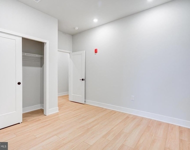 6910 Ridge Avenue - Photo Thumbnail 11