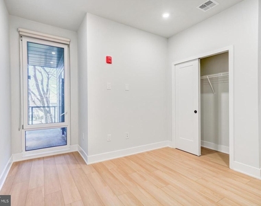 6910 Ridge Avenue - Photo Thumbnail 10