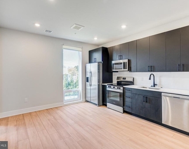 6910 Ridge Avenue - Photo Thumbnail 4