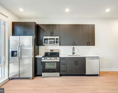 6910 Ridge Avenue - Photo Thumbnail 5