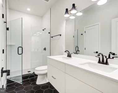 6910 Ridge Avenue - Photo Thumbnail 16