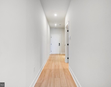 6910 Ridge Avenue - Photo Thumbnail 7