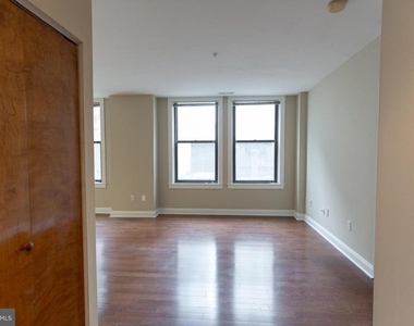 1411-4 Walnut Street - Photo Thumbnail 4