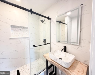 2620 Almond Street - Photo Thumbnail 6