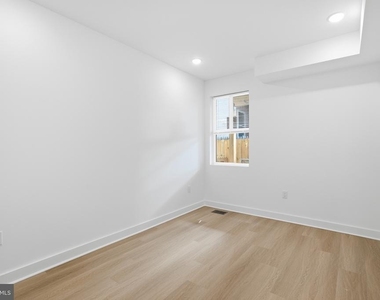 2251 N 12th Street - Photo Thumbnail 9