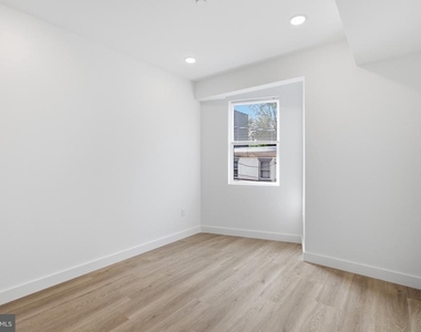 1027 W Arizona Street - Photo Thumbnail 14