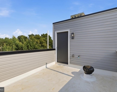 1027 W Arizona Street - Photo Thumbnail 25