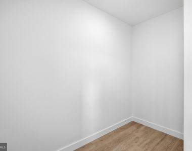 1027 W Arizona Street - Photo Thumbnail 21