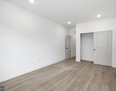 1027 W Arizona Street - Photo Thumbnail 18