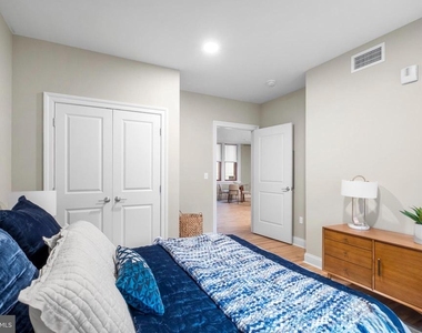 1420 Chestnut Street - Photo Thumbnail 12