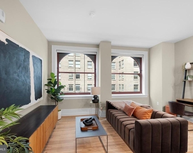 1420 Chestnut Street - Photo Thumbnail 4