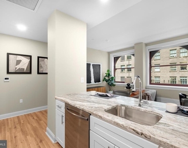 1420 Chestnut Street - Photo Thumbnail 11