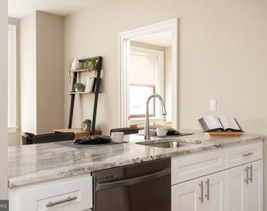 1420 Chestnut Street - Photo Thumbnail 12