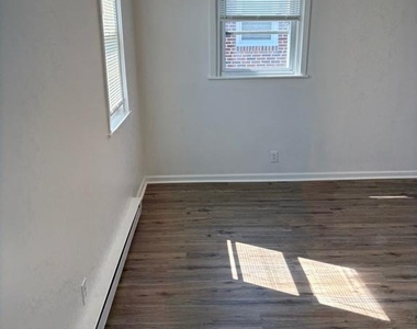 1031 Fanshawe Street - Photo Thumbnail 1
