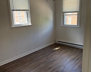 1031 Fanshawe Street - Photo Thumbnail 8