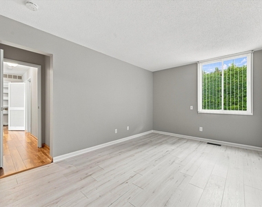 893 Cliffs Drive - Photo Thumbnail 25