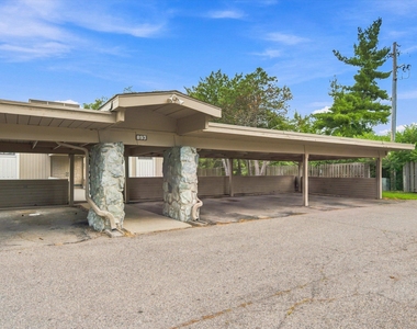 893 Cliffs Drive - Photo Thumbnail 3