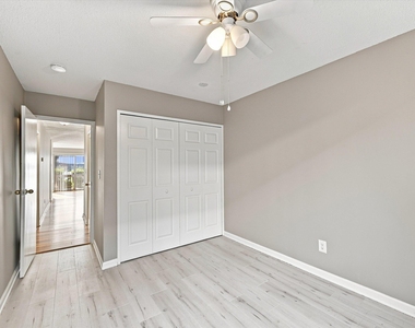 893 Cliffs Drive - Photo Thumbnail 30