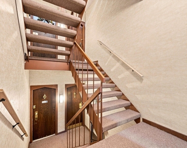 893 Cliffs Drive - Photo Thumbnail 4