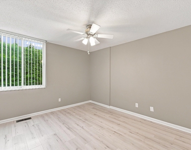 893 Cliffs Drive - Photo Thumbnail 26