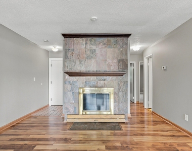 893 Cliffs Drive - Photo Thumbnail 6