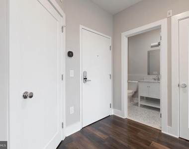 1555 Ridge Avenue - Photo Thumbnail 7