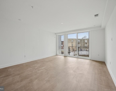 1614 Ridge Avenue - Photo Thumbnail 3