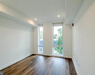 5904 Germantown Avenue - Photo Thumbnail 8
