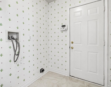 7878 Greene Farm Drive - Photo Thumbnail 18