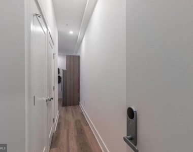 5545 Pulaski Avenue - Photo Thumbnail 17