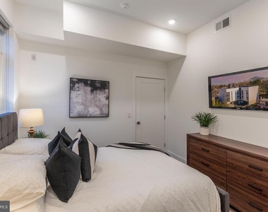 5545 Pulaski Avenue - Photo Thumbnail 15