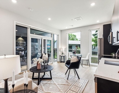 6910 Ridge Avenue - Photo Thumbnail 2