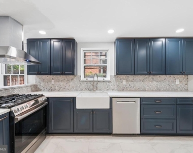 2218 Locust Street - Photo Thumbnail 17