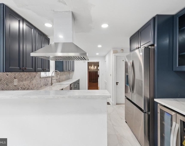 2218 Locust Street - Photo Thumbnail 20