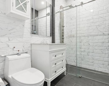 2218 Locust Street - Photo Thumbnail 29