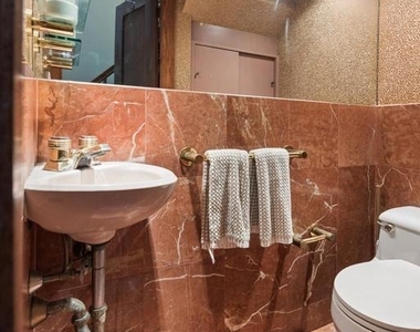 2218 Locust Street - Photo Thumbnail 22