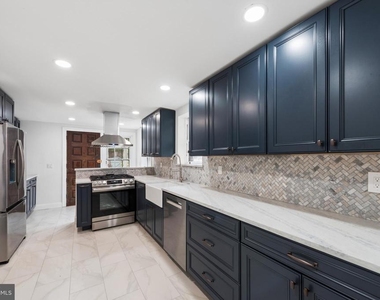 2218 Locust Street - Photo Thumbnail 16