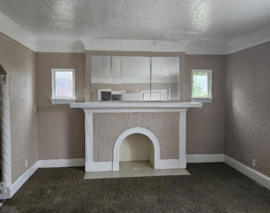 17378 Kentucky Street - Photo Thumbnail 2
