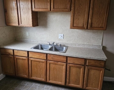 17378 Kentucky Street - Photo Thumbnail 10