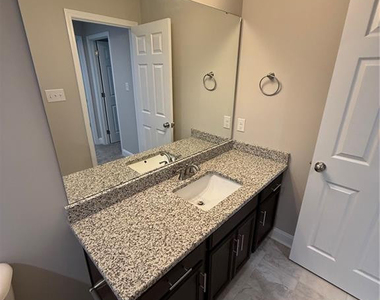3624 Camberly Drive - Photo Thumbnail 13